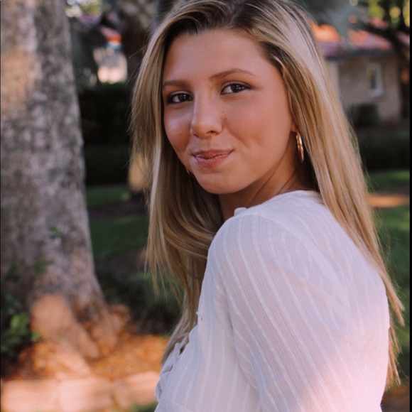 Meet your Posher, Carla - Picture 1 of 1